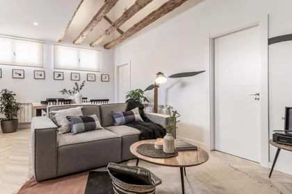 Logement entier à Calle de San Andrés, 33, Centro, 28004 Madrid, Spain, image 2 de 20