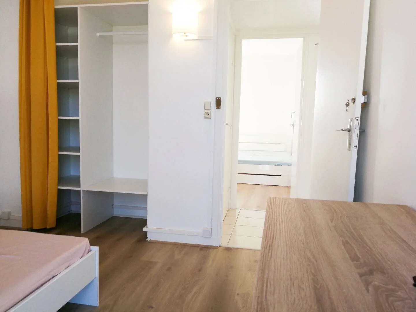 Comfortable and spacious student room in 