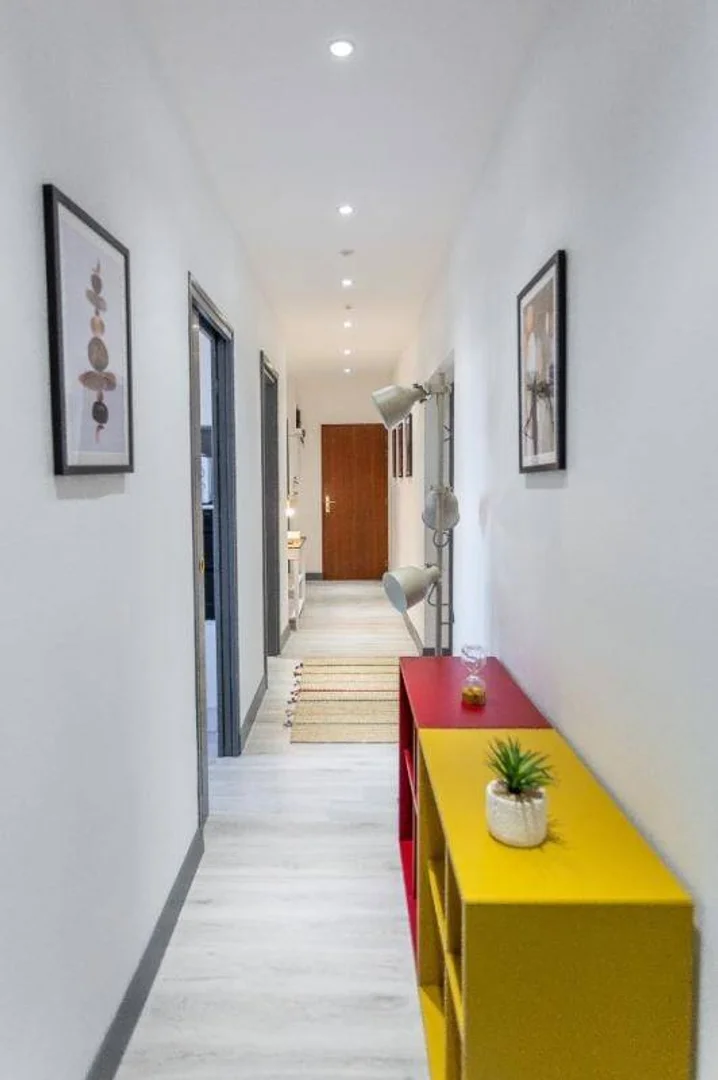 Habitación en apartamento estudiantil en alquiler en , completamente amueblado