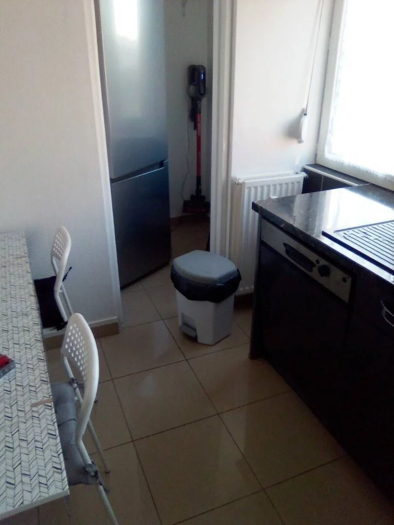 Quarto de estudante confortável e espaçoso em 