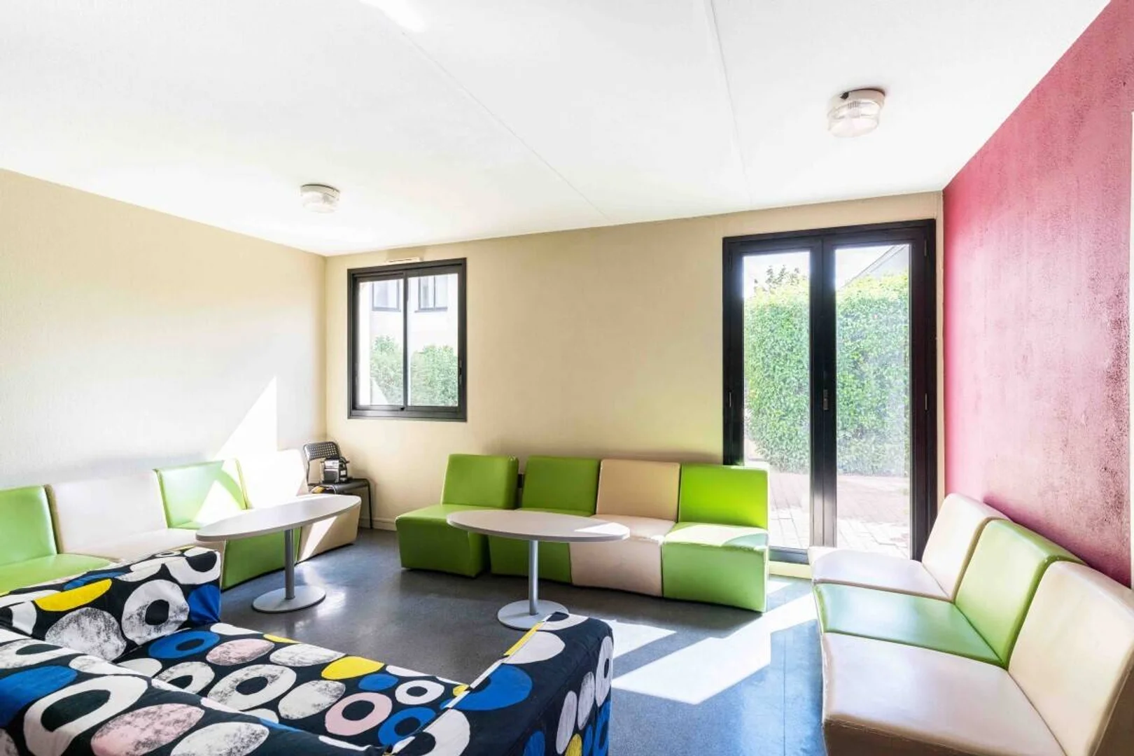 Affordable room for students with ample lighting in 