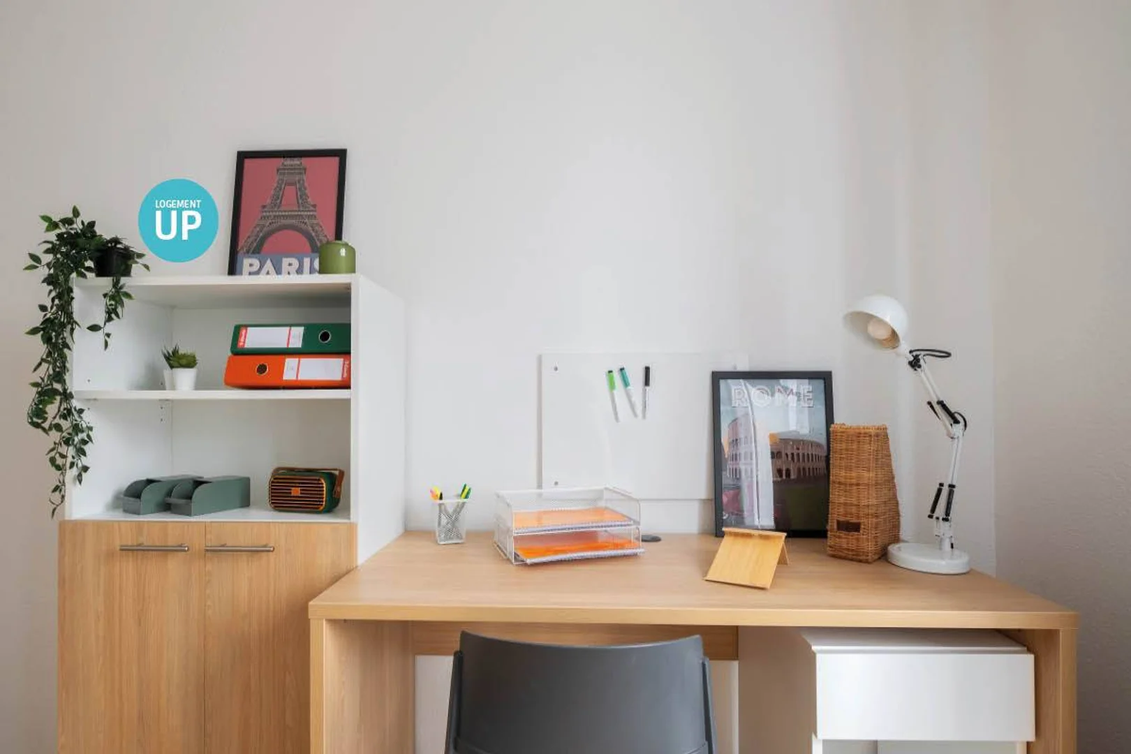 Bright and airy student room with easy university access in 