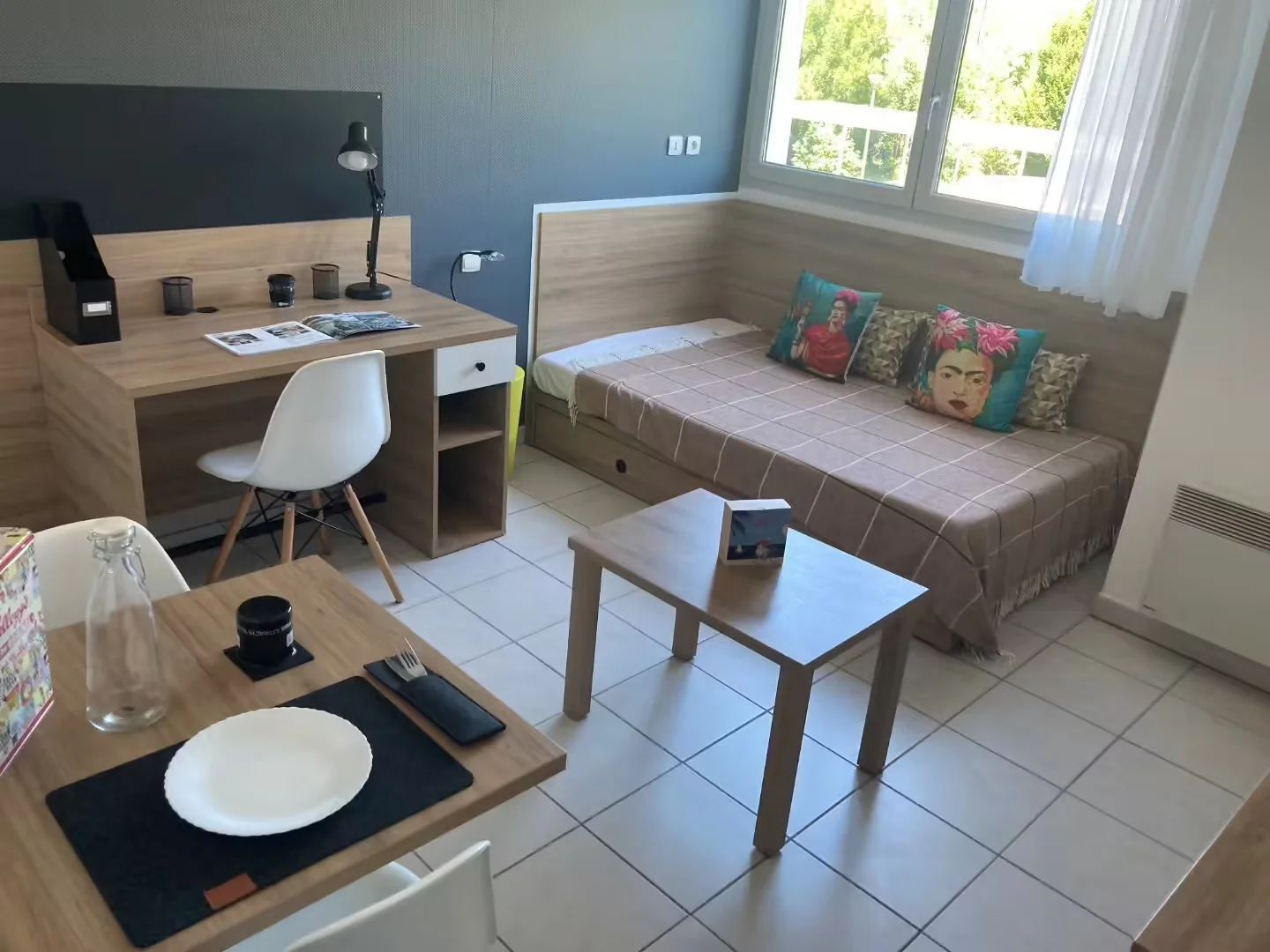 Funktionelles Studentenzimmer perfekt zum Studieren in 