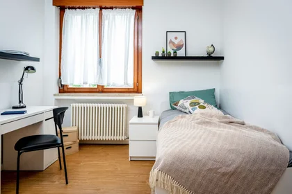 私人房间 在 Salita Giovanni Ciccolini, Solteri, 9的图像1