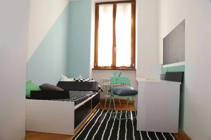 Chambre privée à Via delle Orfane, , image 1 de 9