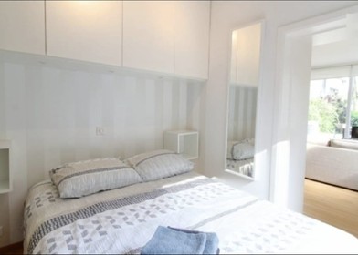 Renting rooms by the month in Geneva