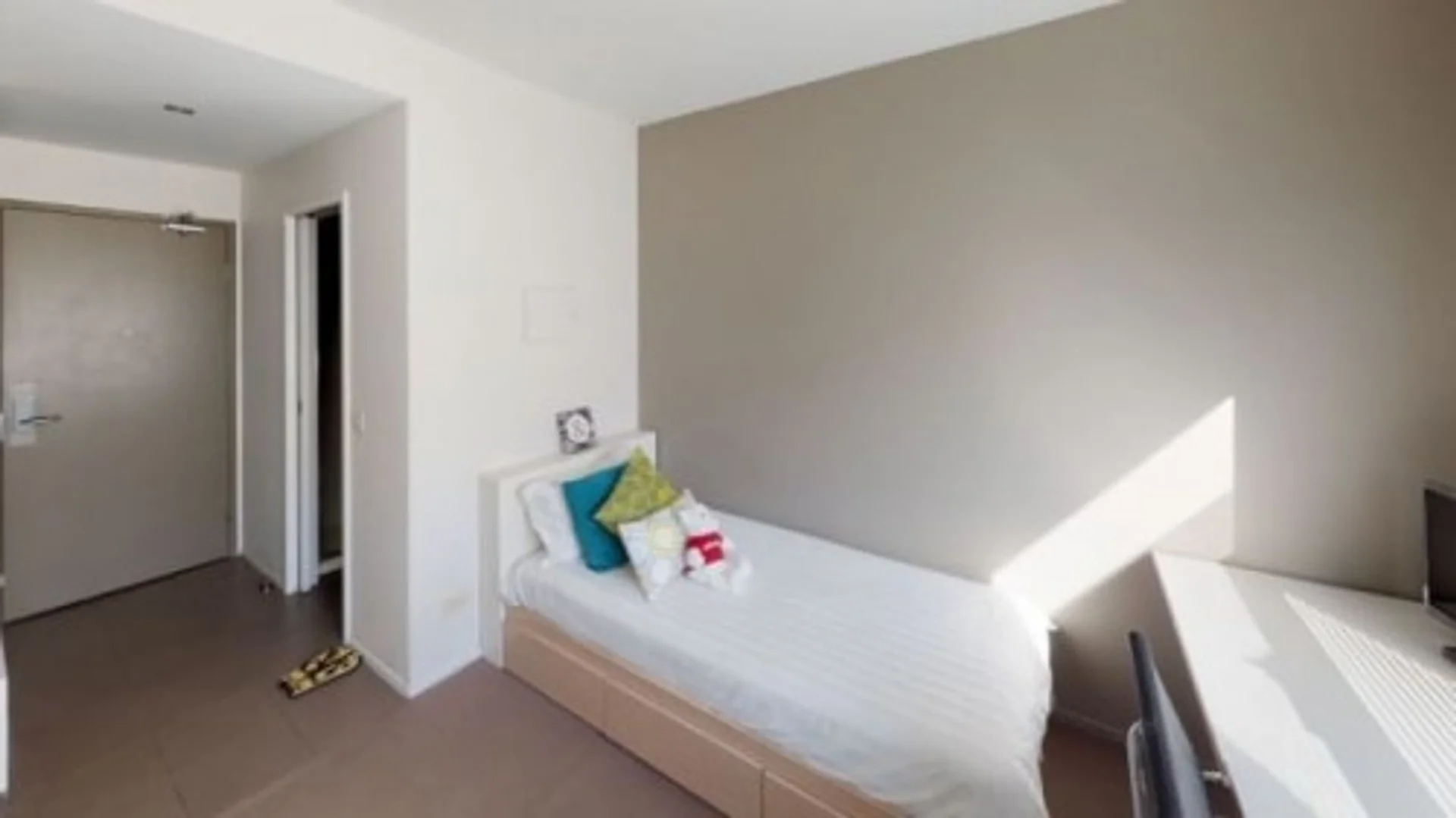 Habitación para estudiantes en  con modernas comodidades