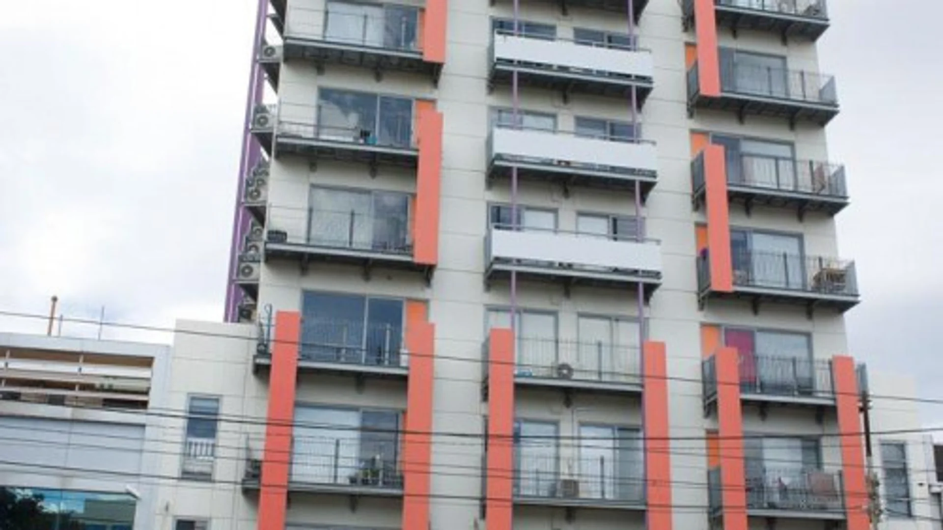 Habitación estudiantil económica cerca del campus en 