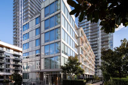 Stanza privata in Marine Gateway Vancouver BC V5X 0E3, immagine 1 di 10