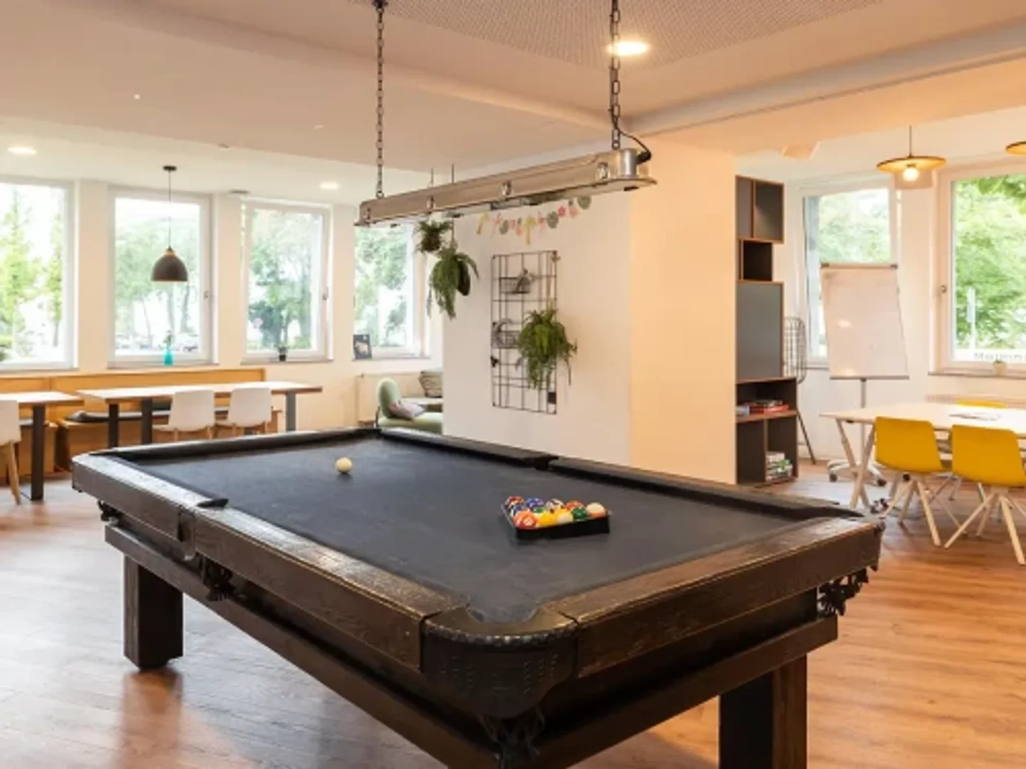 Quarto de estudante económico com localização conveniente em 
