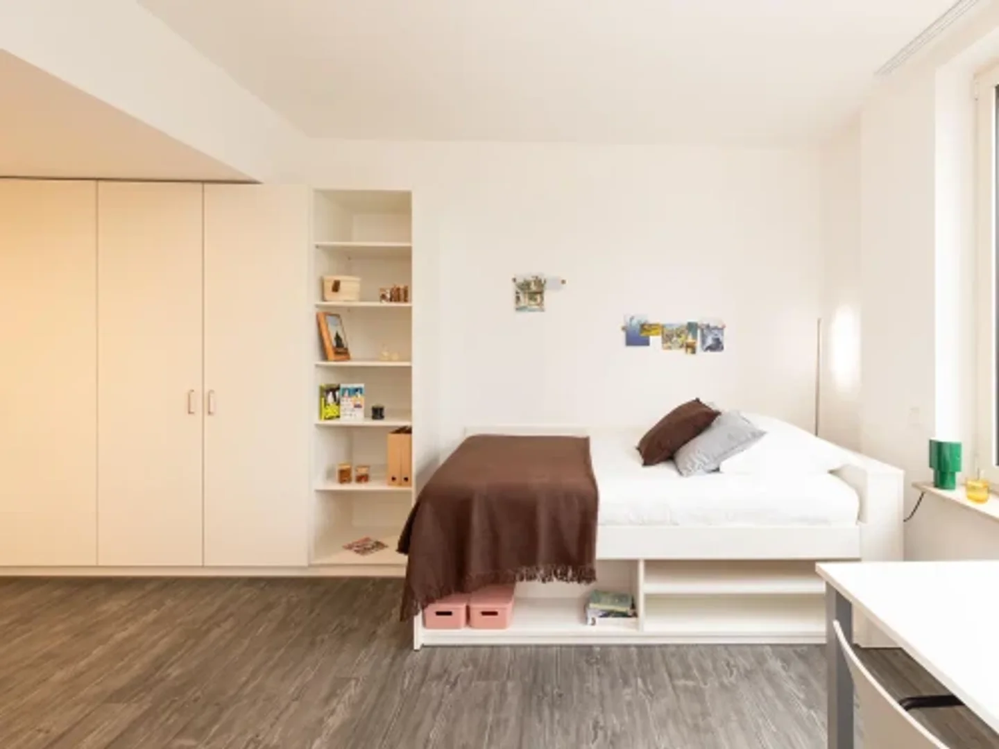 Funktionelles Studentenzimmer perfekt zum Studieren in 