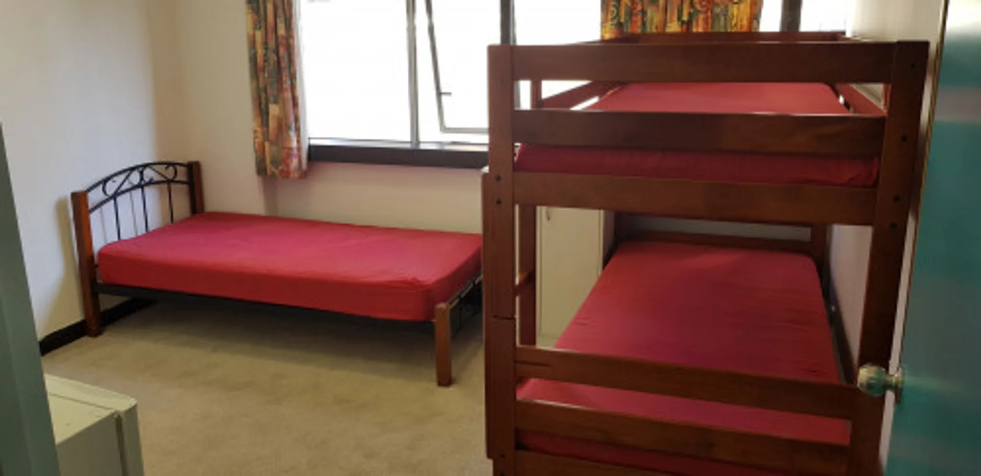 Bright and airy student room with easy university access in 