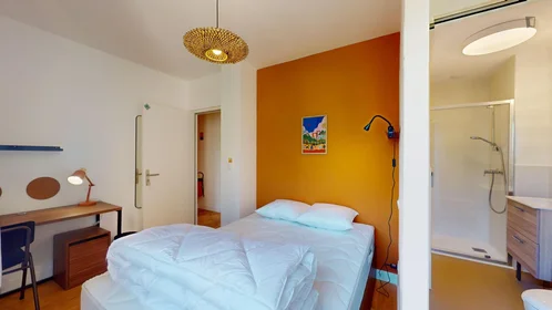 Private room at Av. des Minimes, image 1 of 10