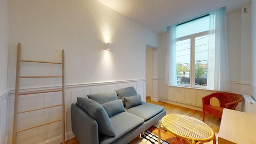 Private room at avenue de la République, image 11 of 13