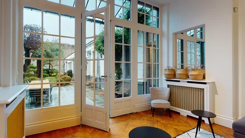 Private room at avenue de la République, image 10 of 13