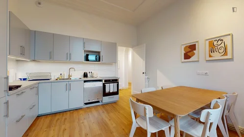 Private room at avenue de la République, image 6 of 15