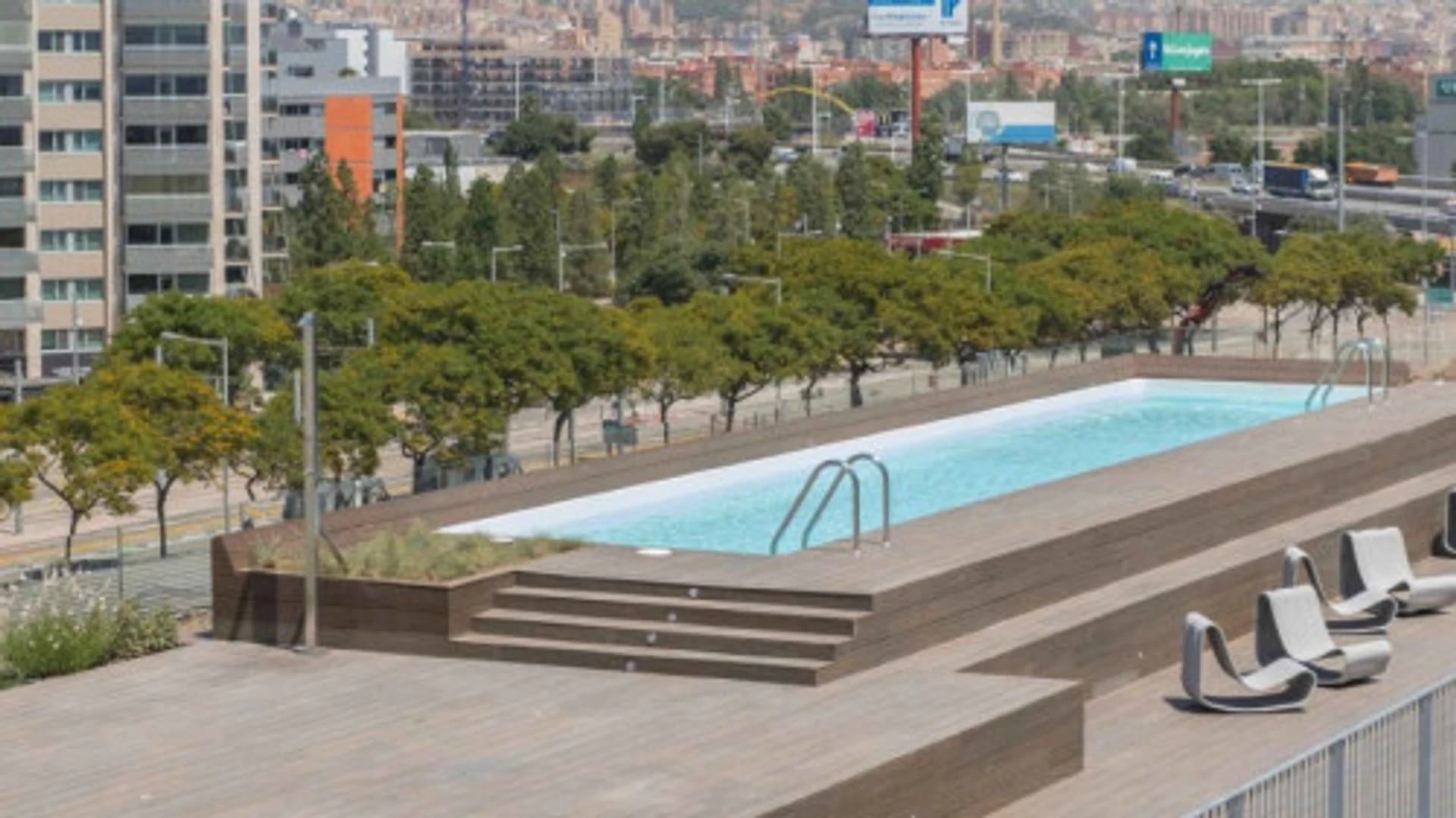 Quarto para alugar em apartamento de estudantes em , totalmente mobilado