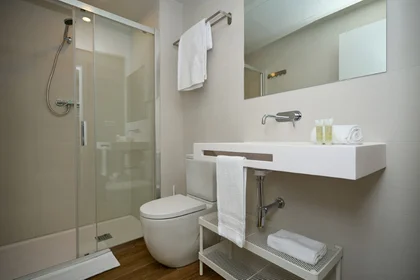 Quarto privado em Xior Collblanc Barcelona 08903, imagem 8 de 8