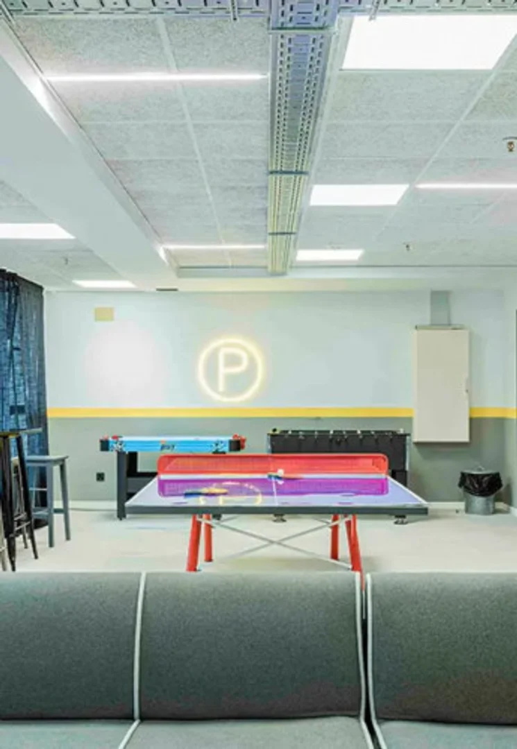 Quarto de estudante económico perto do campus em 