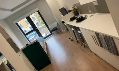 Habitación privada en The Depot Roost Bath BA2 3GF, imagen 9 de 10