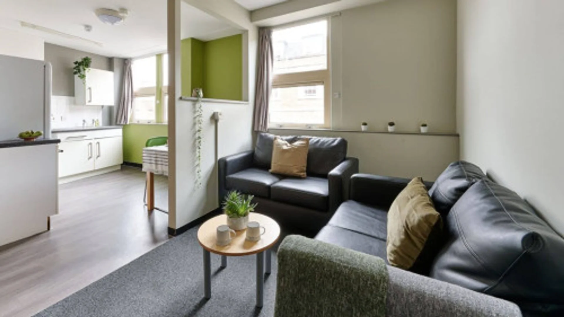 Habitación estudiantil económica con ubicación conveniente en 