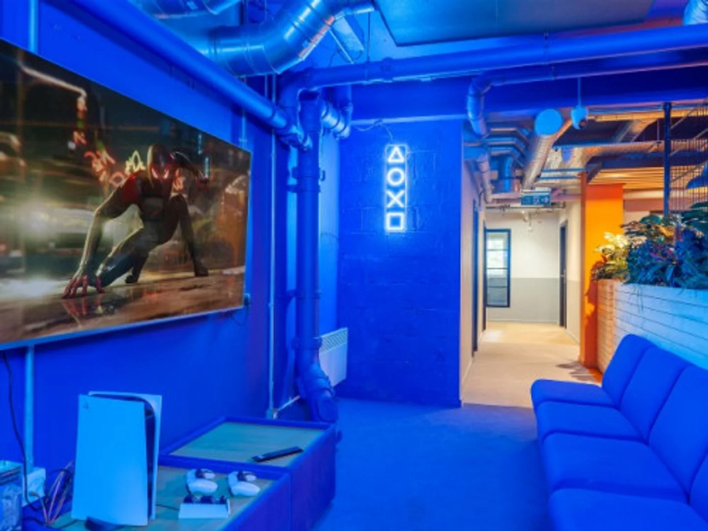 Student-friendly room in  with modern amenities