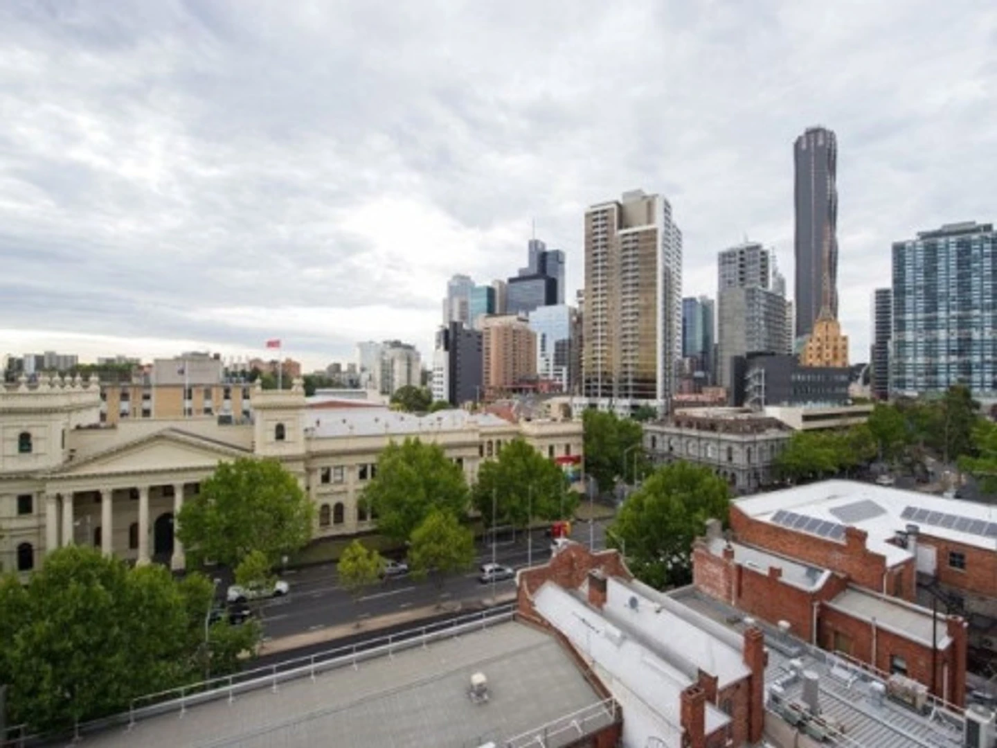 Economical student room with convenient location in 