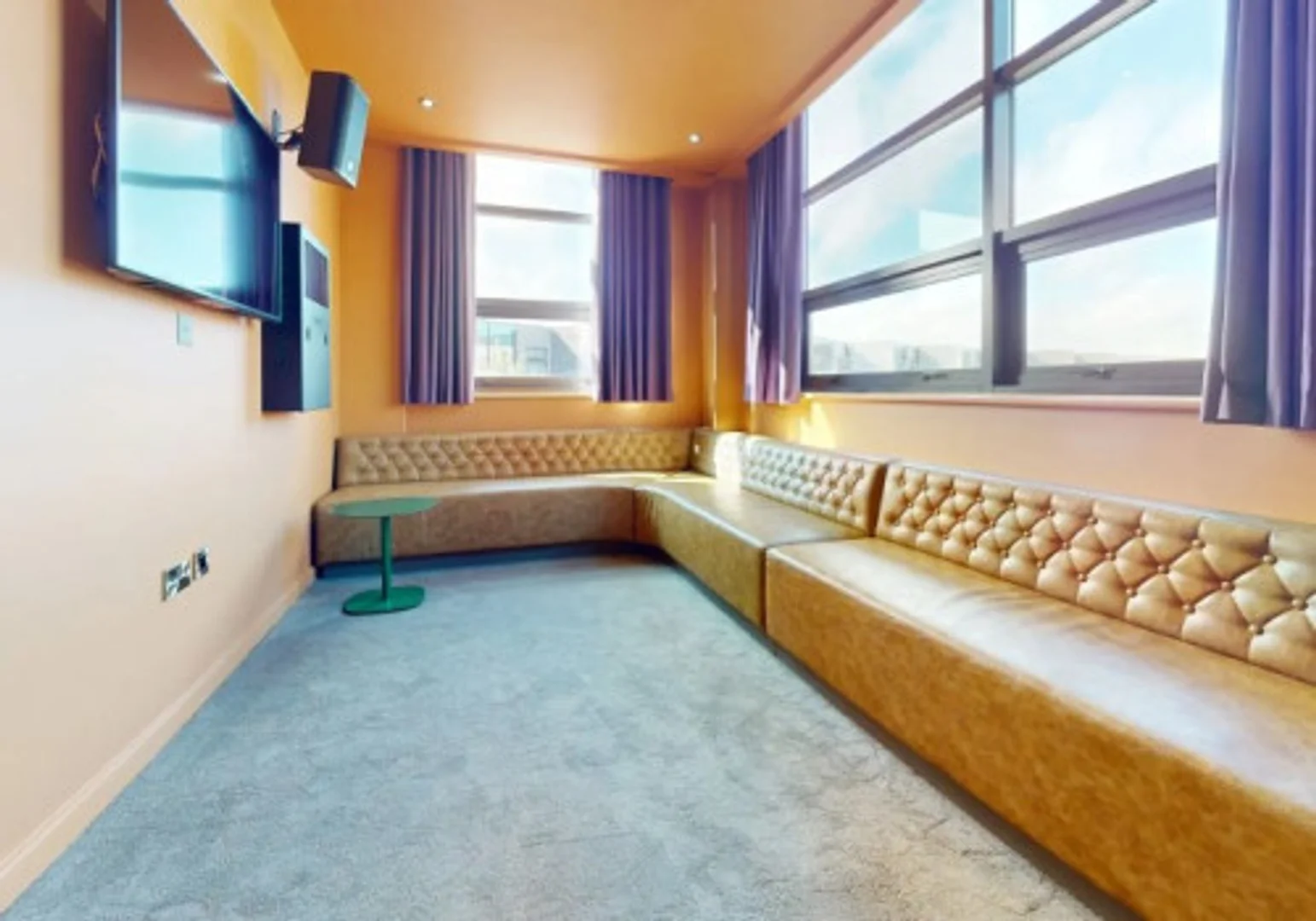 Habitación en apartamento estudiantil en alquiler en , completamente amueblado
