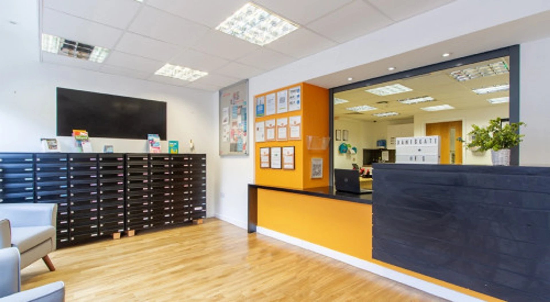 Functional student room perfect for studying in 