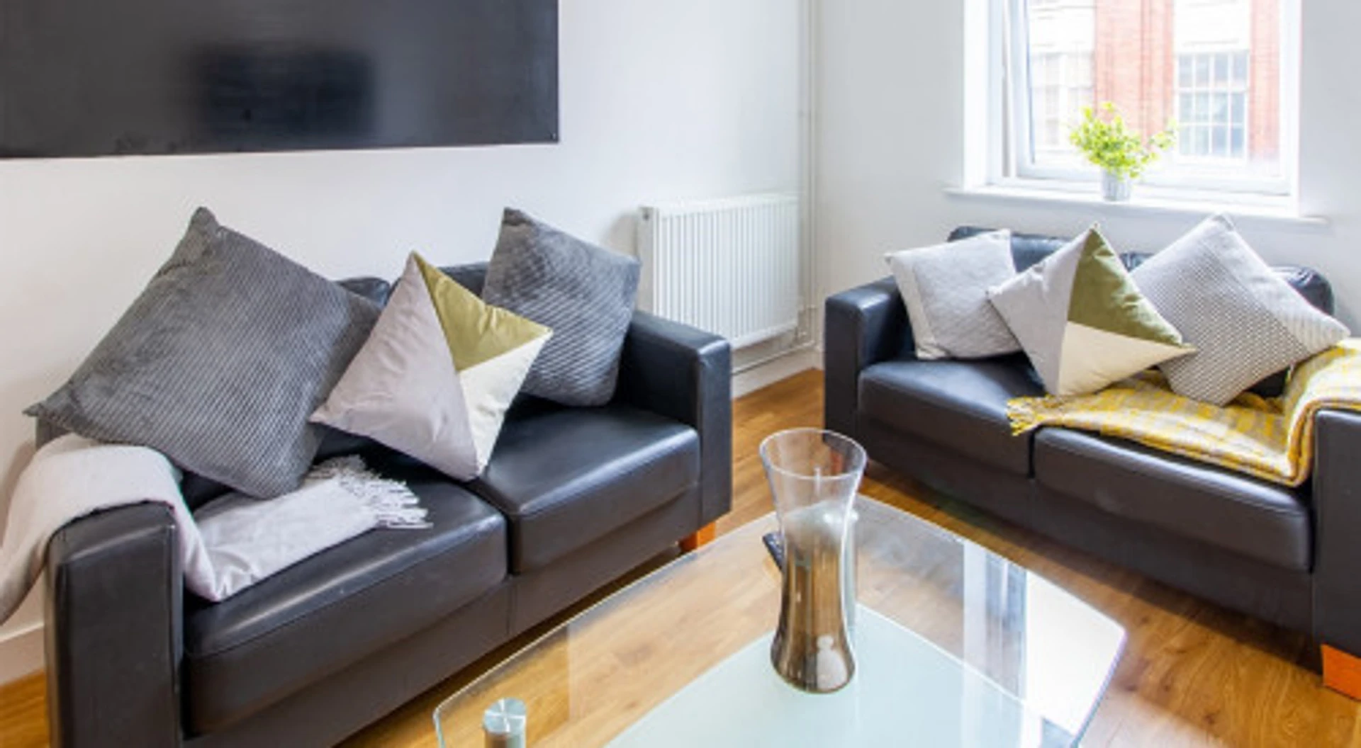 Budget-friendly student room close to campus in 