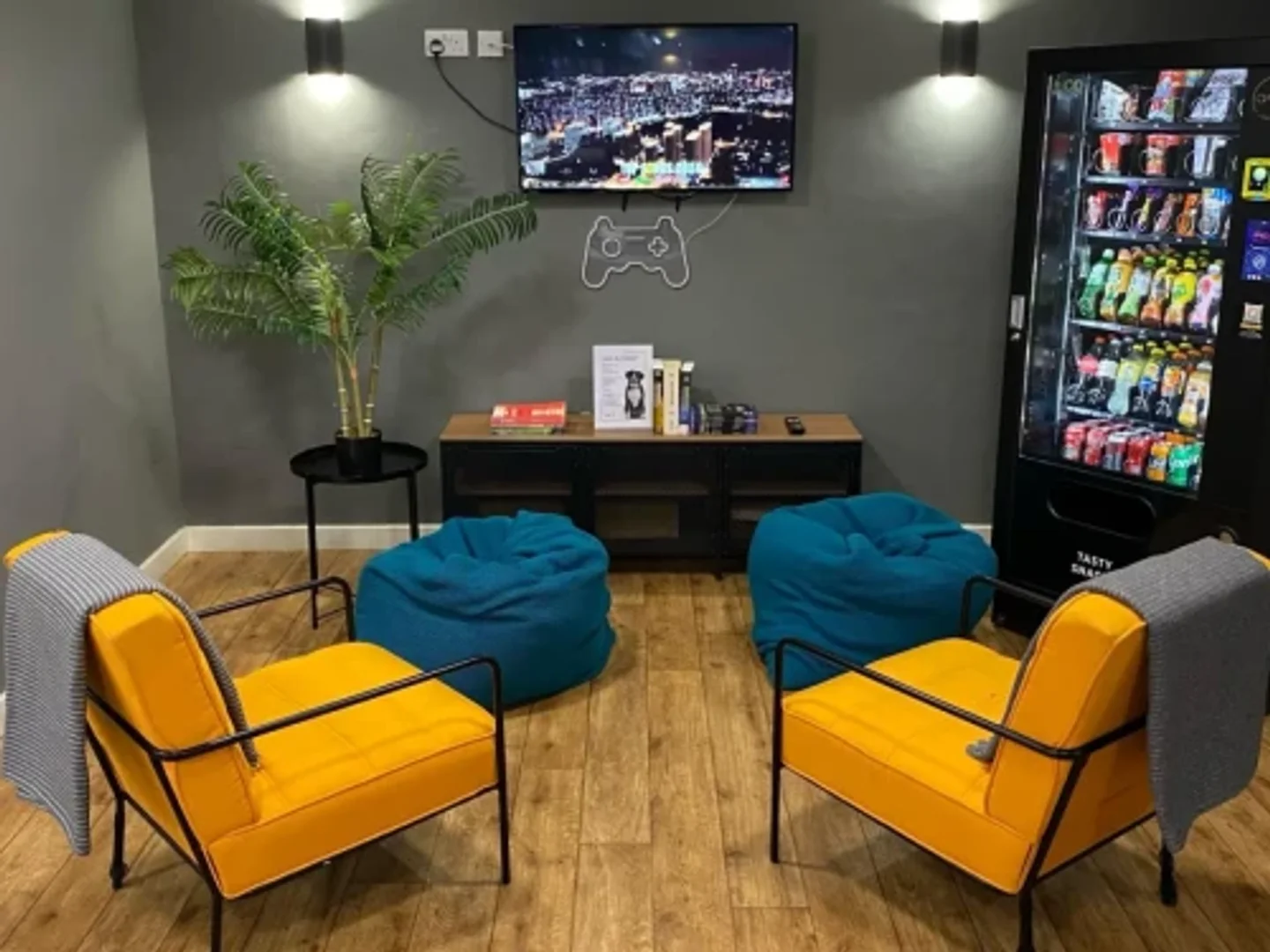Functional student room perfect for studying in 
