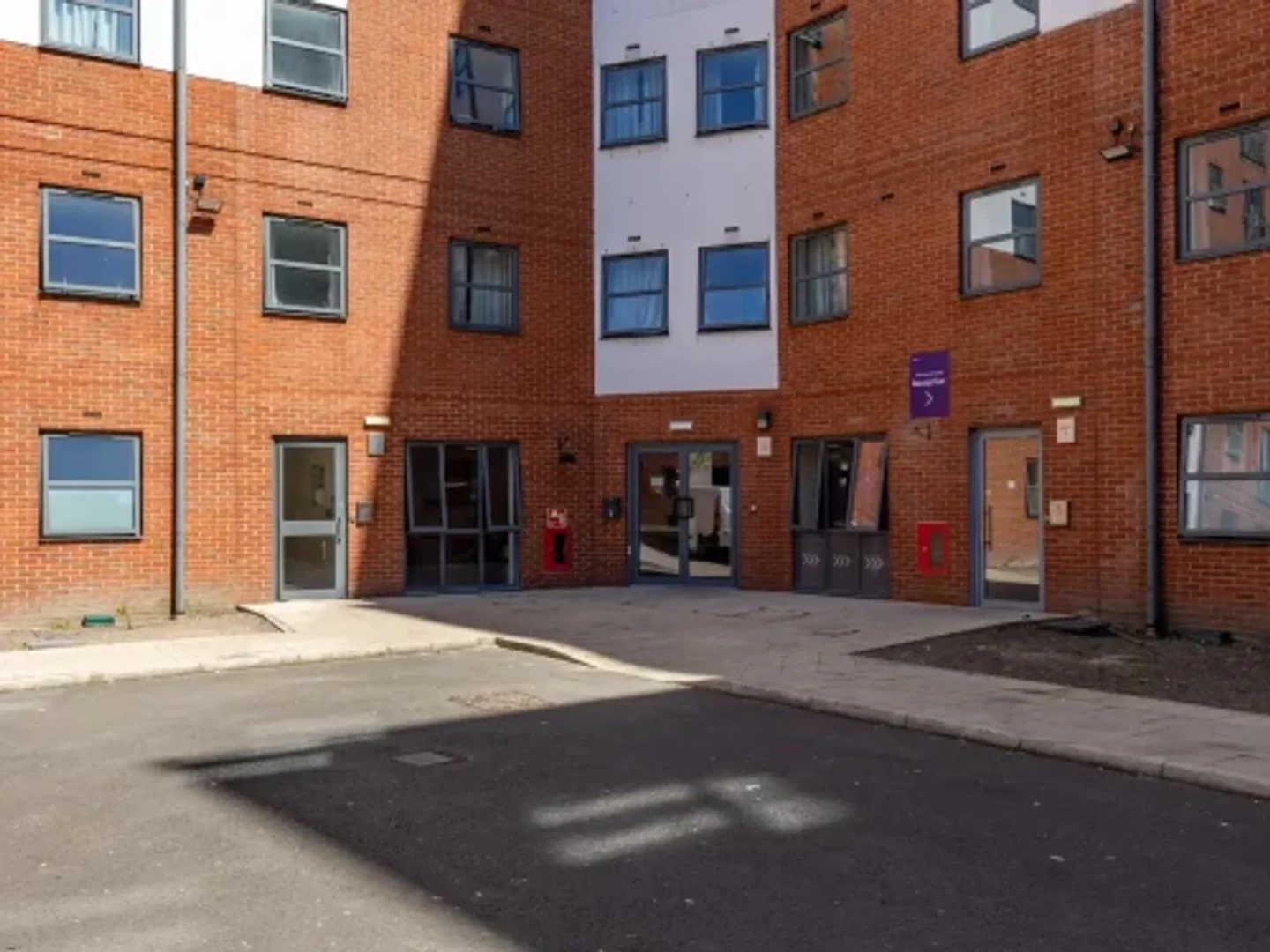 Budget-friendly student room close to campus in 