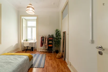 Quarto privado em Rua Almeida e Sousa, imagem 2 de 14