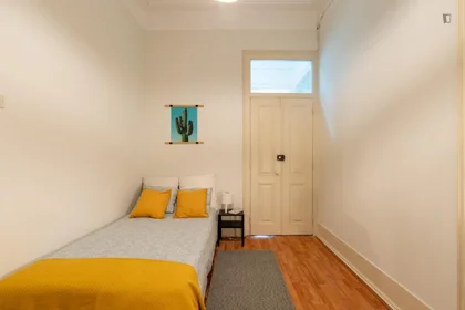 Quarto privado em Rua Almeida e Sousa, imagem 1 de 14