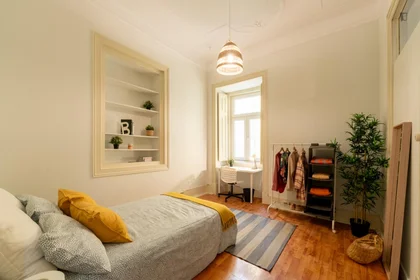 Quarto privado em Rua Almeida e Sousa, imagem 1 de 14