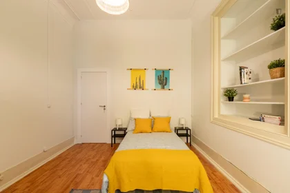 Quarto privado em Rua Almeida e Sousa, imagem 2 de 14