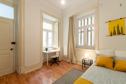 Quarto privado em Rua Almeida e Sousa, imagem 3 de 15