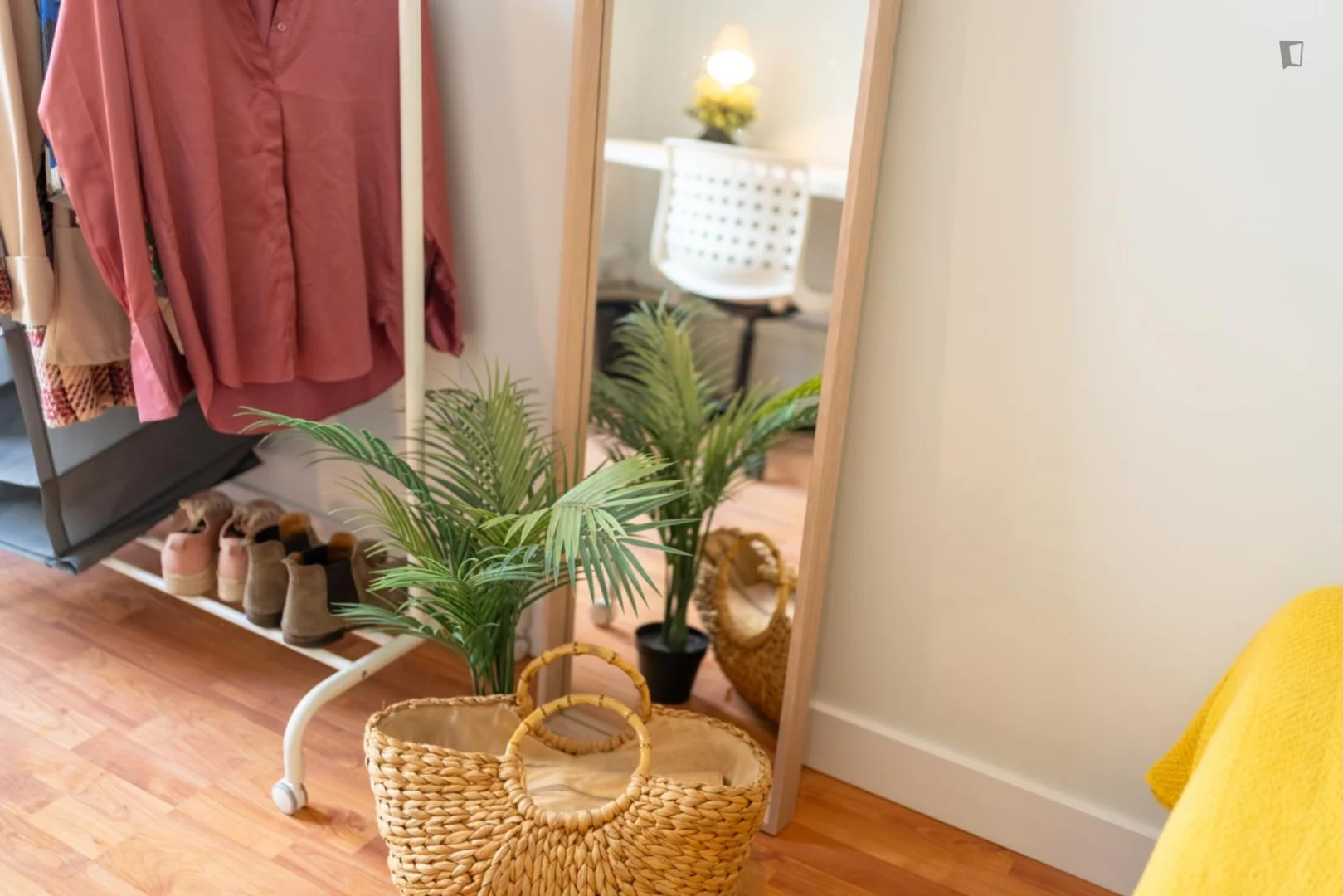 Quarto de estudante económico perto do campus em 