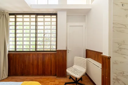 Quarto privado em Rua Almeida e Sousa, imagem 3 de 18