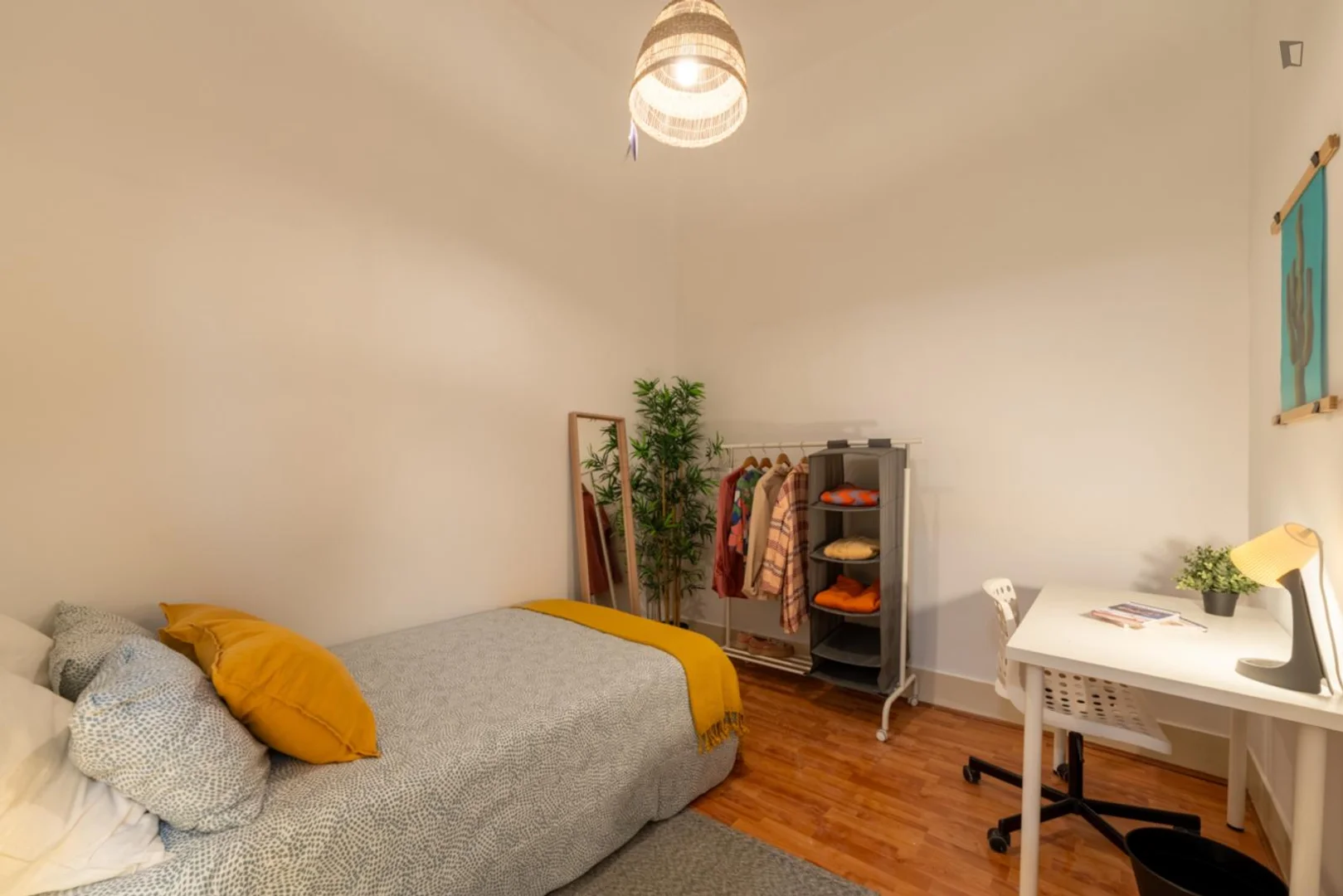 Quarto acolhedor para estudantes disponível em 