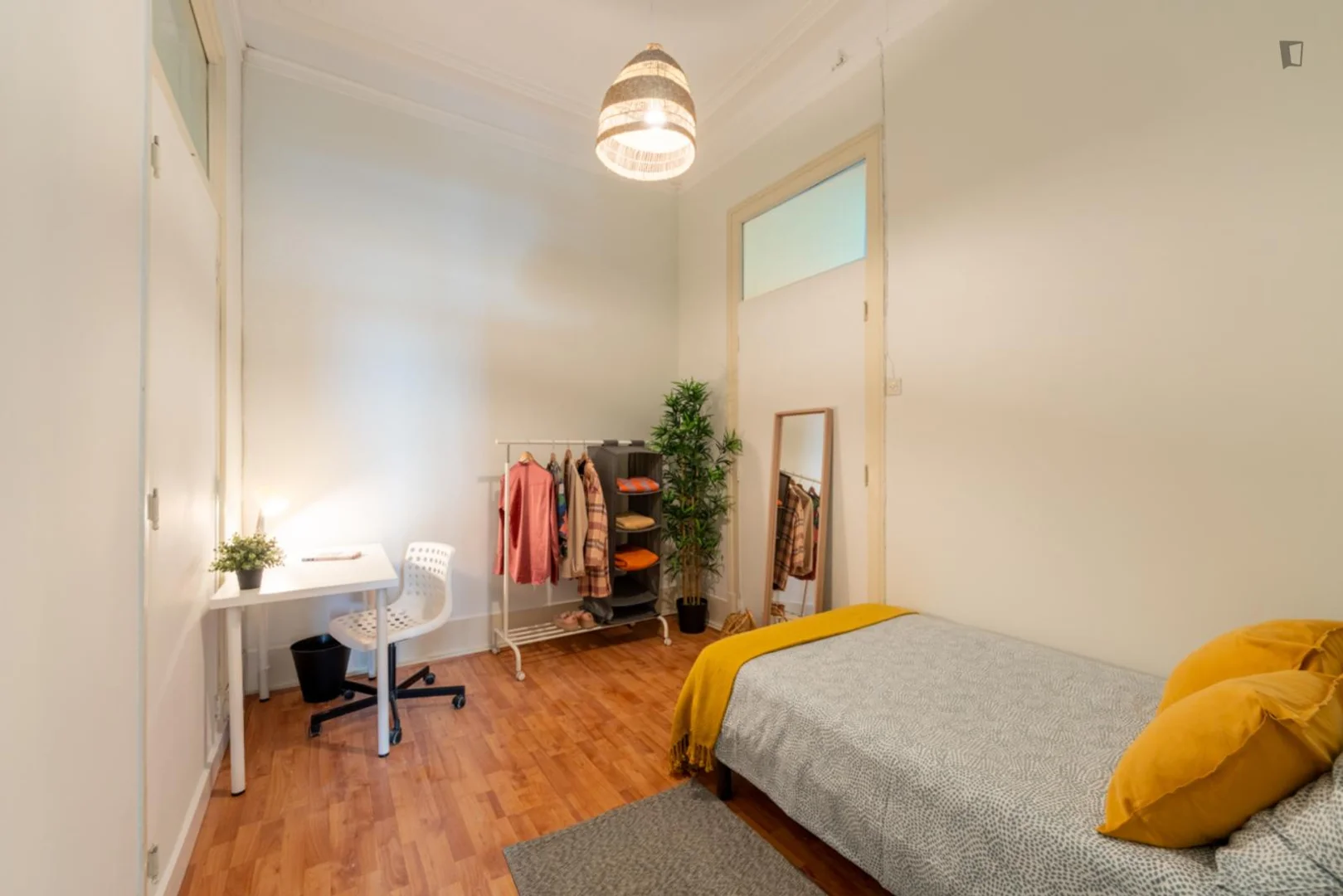 Quarto de estudante funcional perfeito para estudar em 