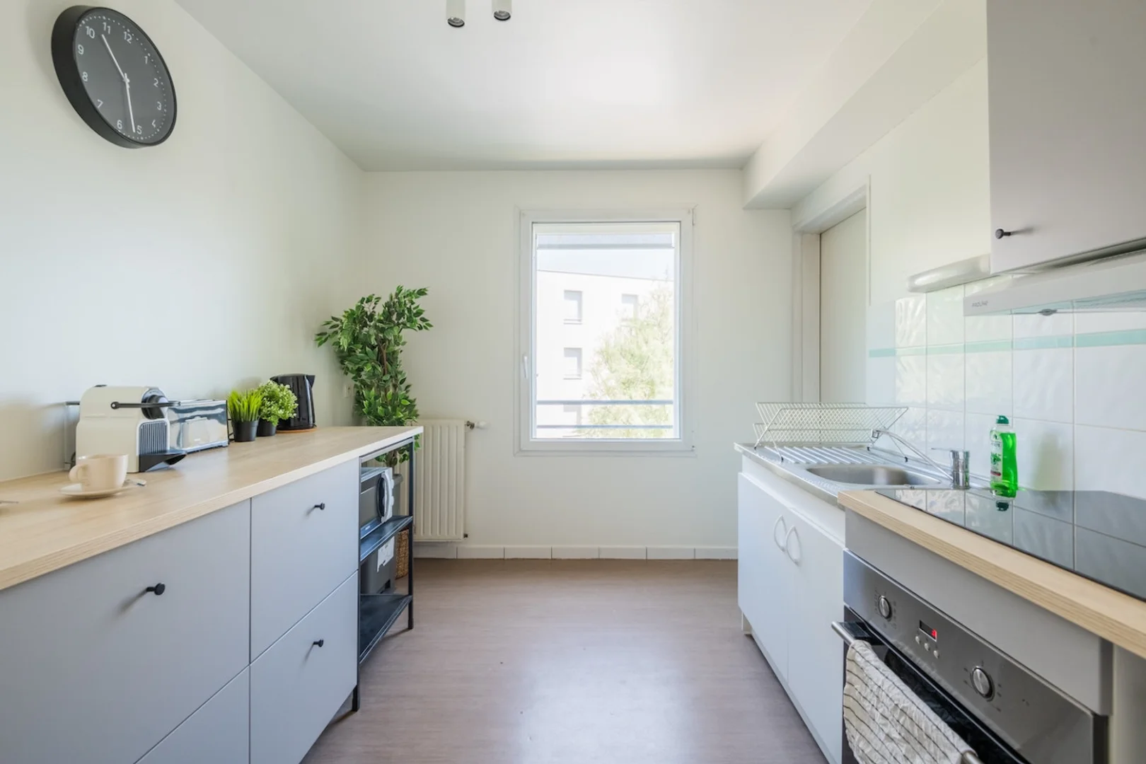 Quarto para alugar em apartamento de estudantes em , totalmente mobilado