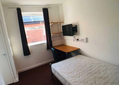 Room for rent with double bed Leicester