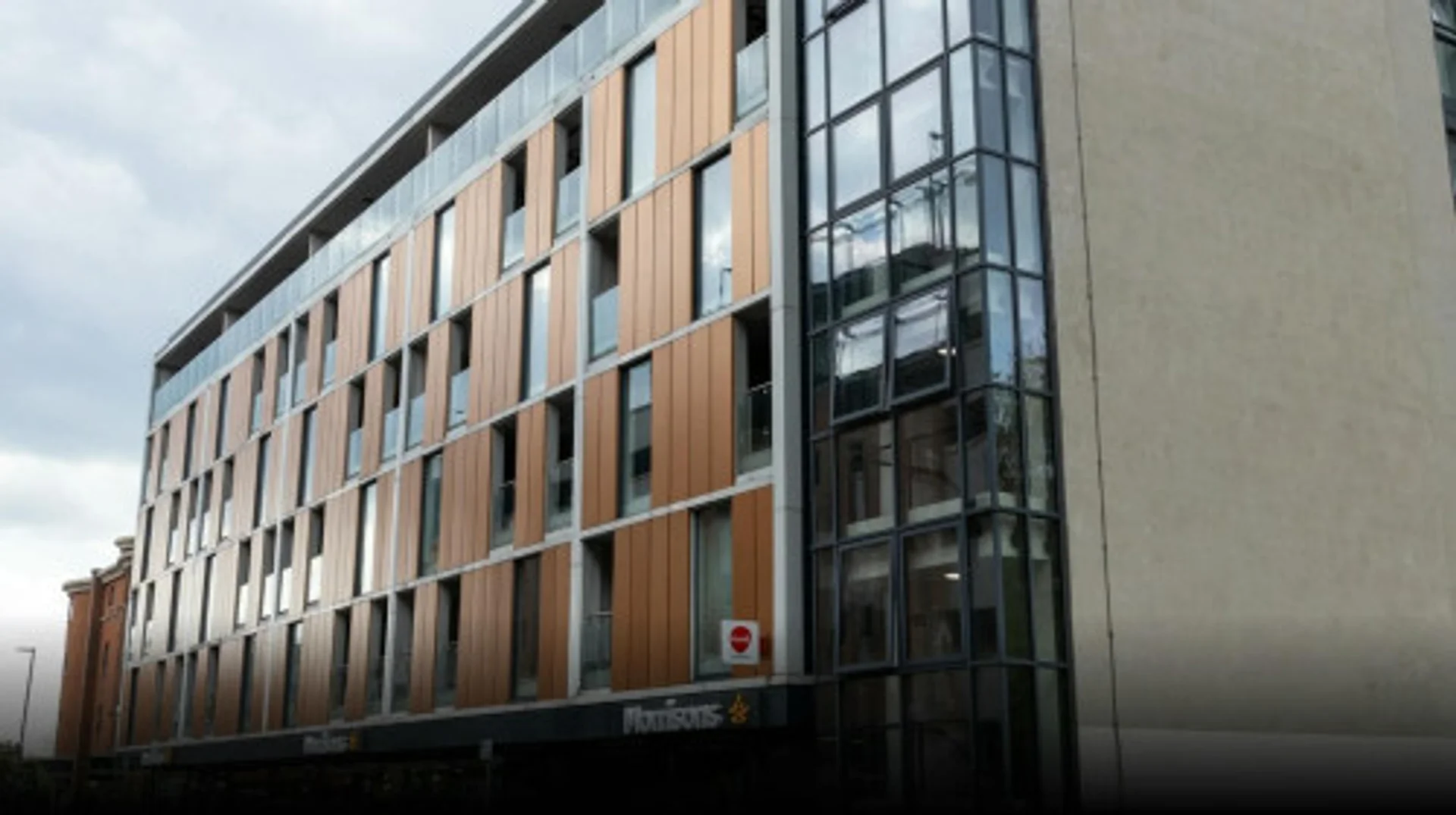 Student-friendly room in  with modern amenities