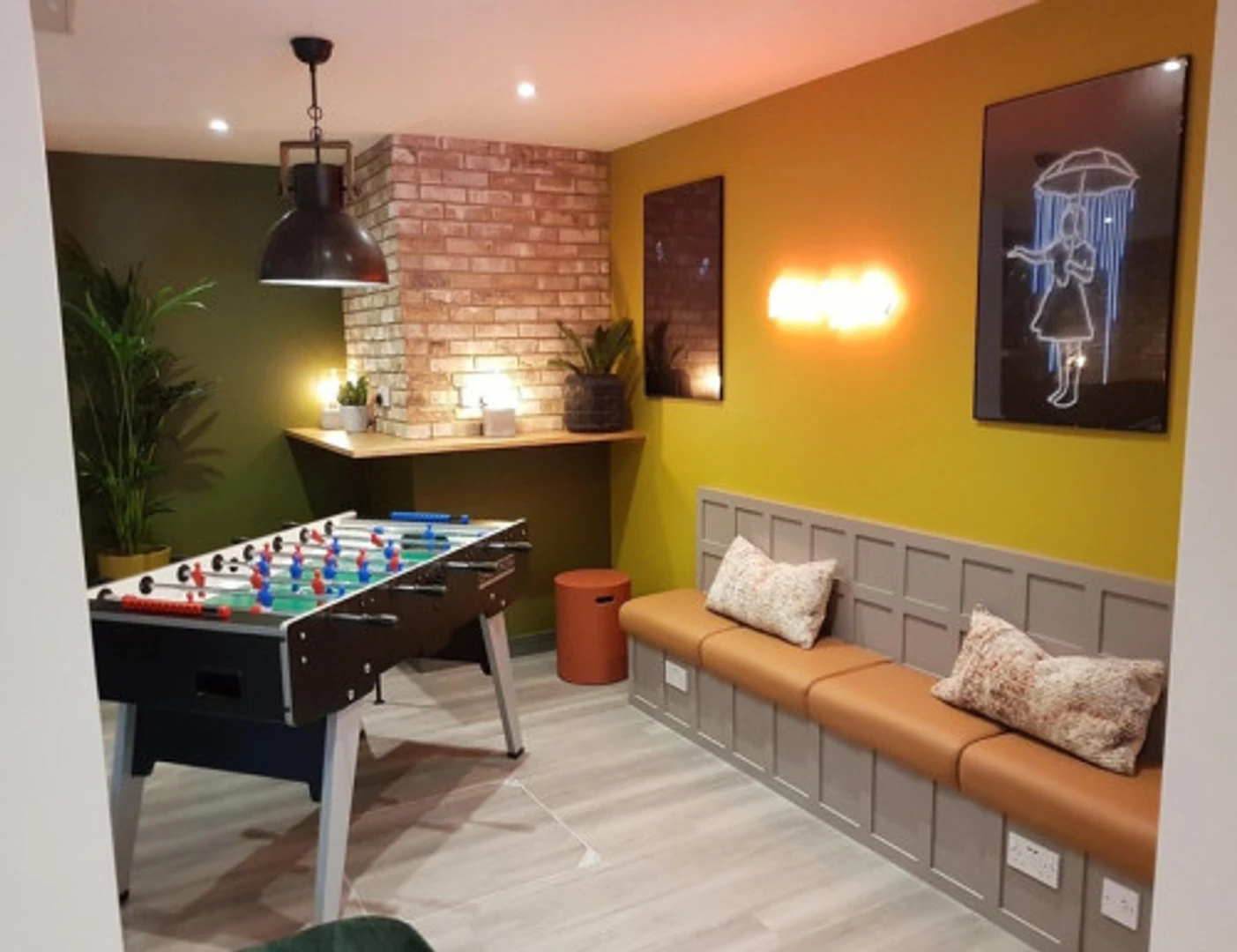 Comfortable and spacious student room in 