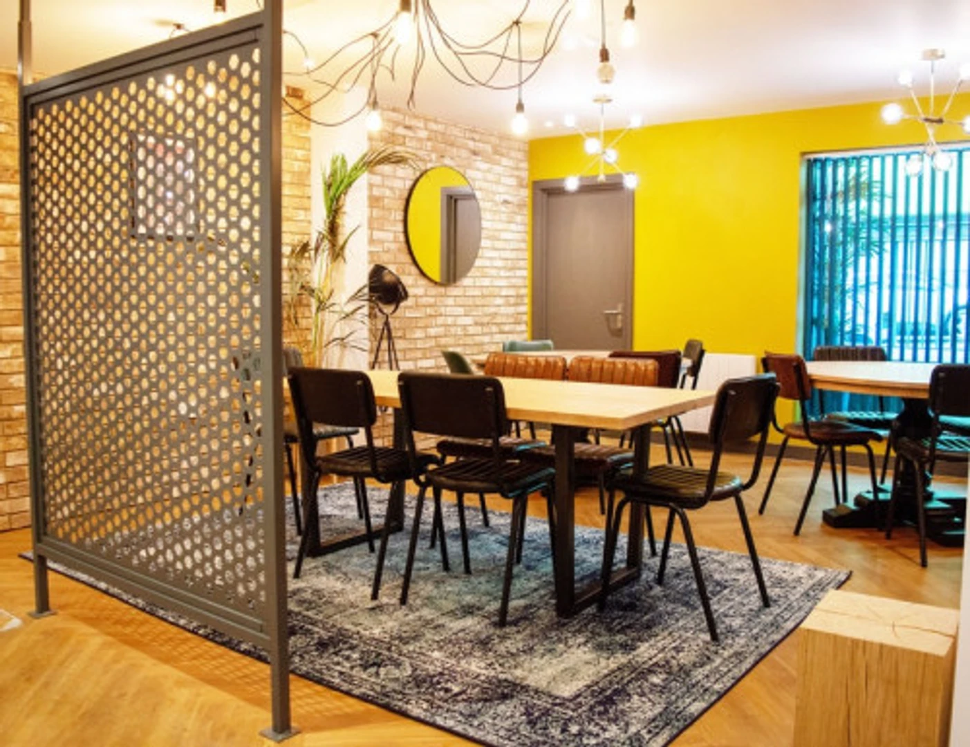 Bright and airy student room with easy university access in 