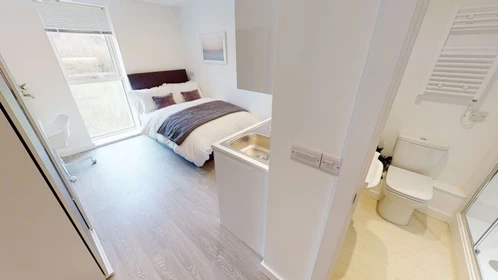 Habitación privada en One London Road Newcastle under Lyme ST5 1LZ, imagen 10 de 20