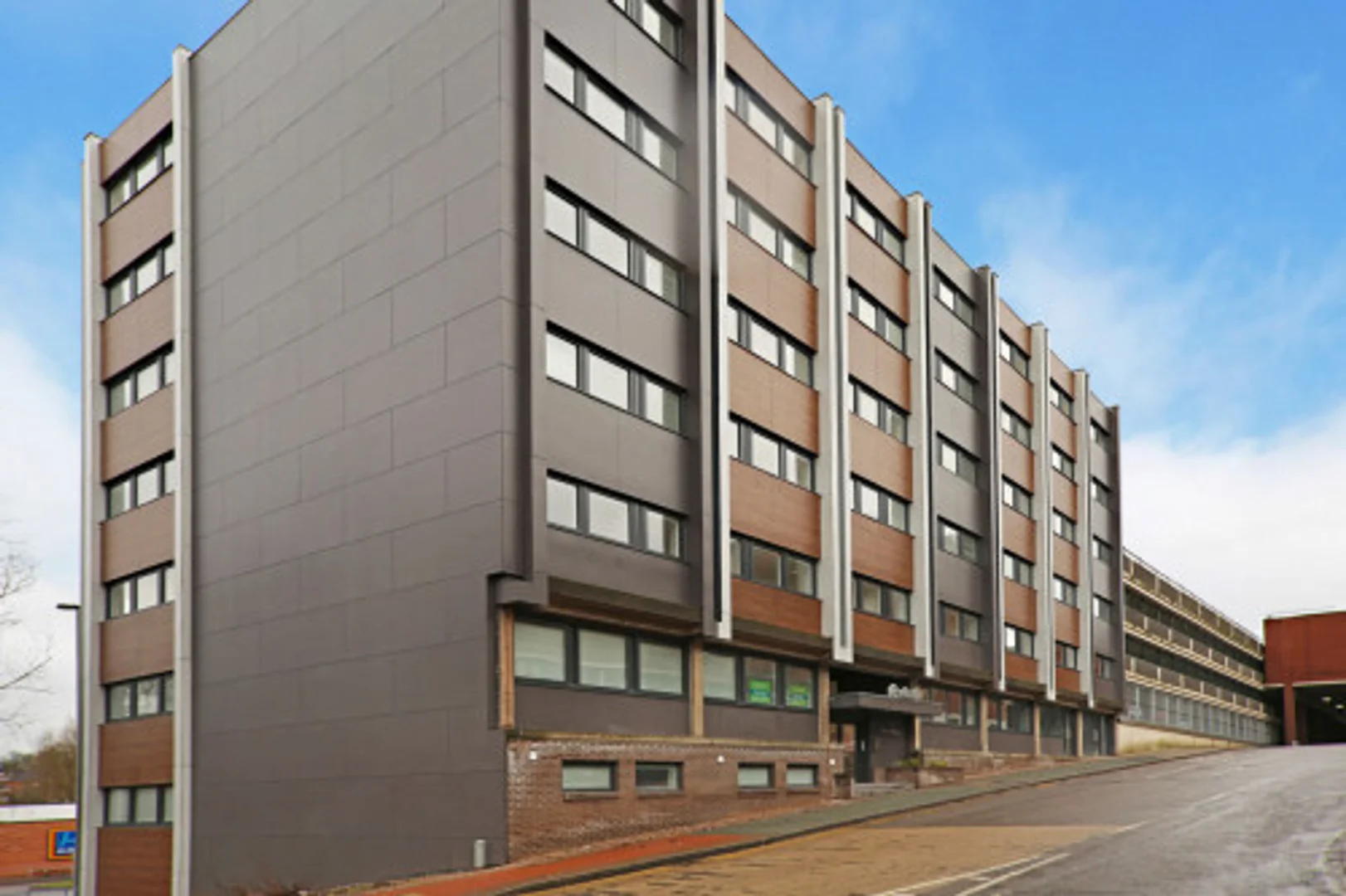 Chambre confortable pour étudiants disponible dans 