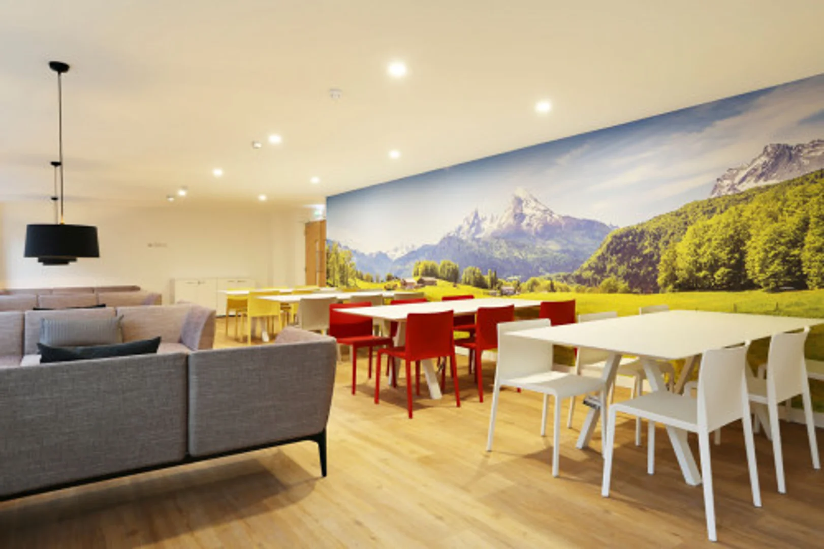 Chambre confortable pour étudiants disponible dans 