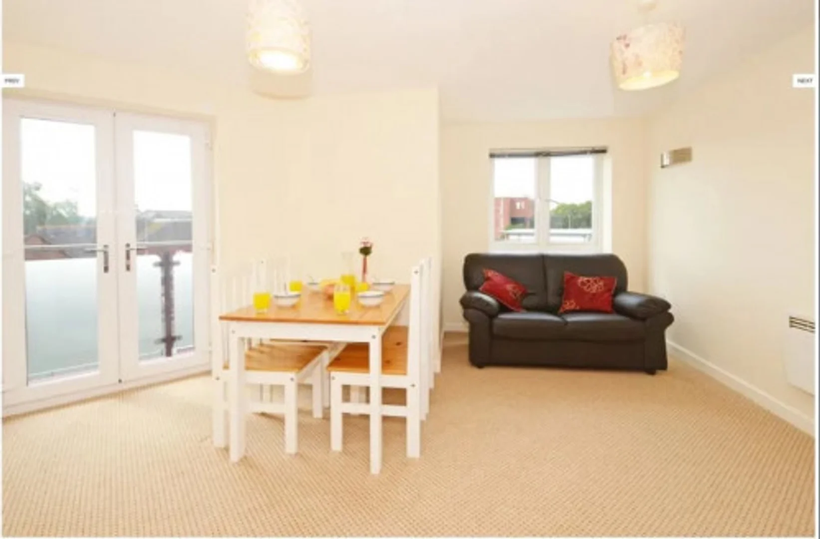 Room for rent in student apartment in , fully furnished